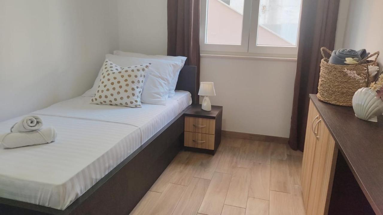 Apartment Frana Delux Kremena Екстер'єр фото