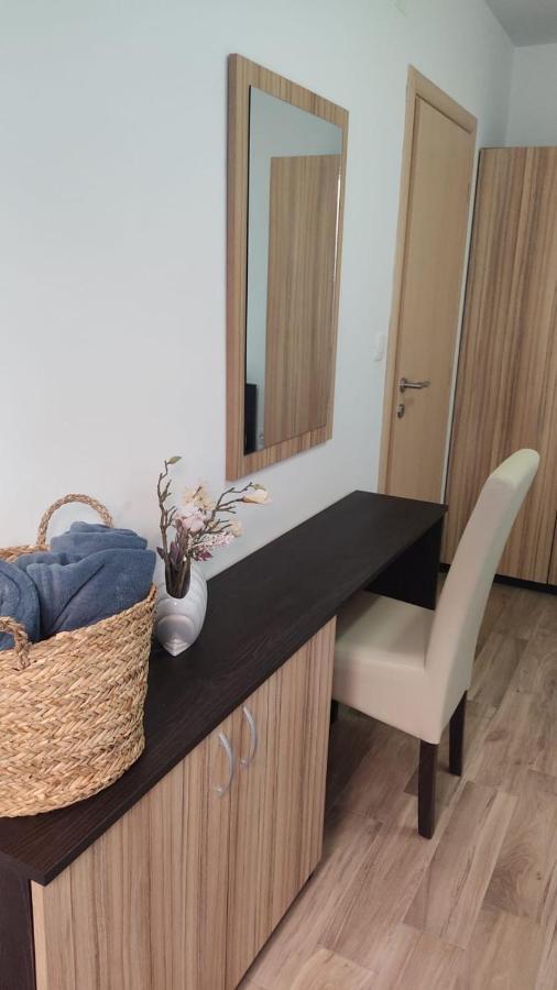 Apartment Frana Delux Kremena Екстер'єр фото